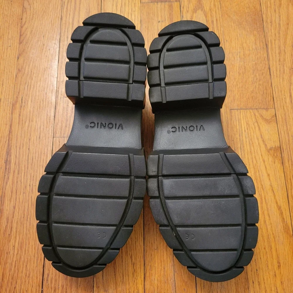 Vionic Elodie Black Leather‎ Lug Sole Platform Loafers 6 Slip On Shoes Academia